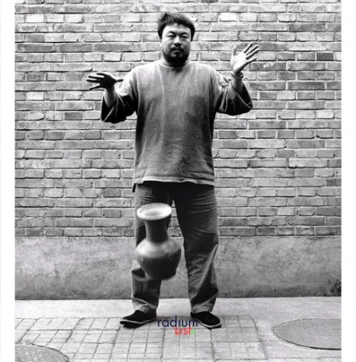 Ai Weiwei's Dropping a Han Dynasty Urn (1995) ​